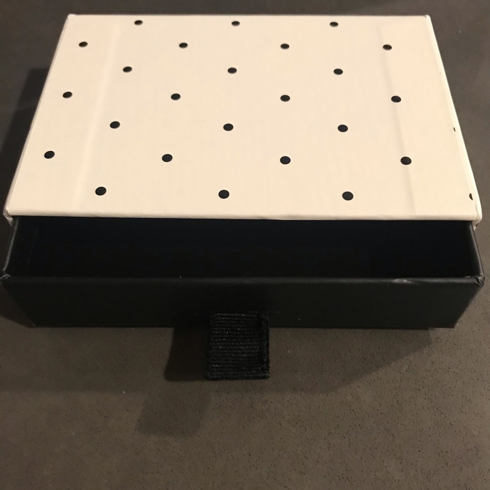Gift Card Box -NWT - Picture 5 of 5
